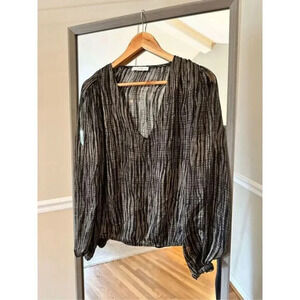 Lush‎ V Neck Metallic Blouse Size Medium Gray/Black